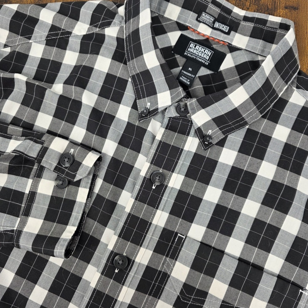Duluth Alaskan Hardgear AKHG Shirt‎ Mens XL White Black Plaid Midnight Sun